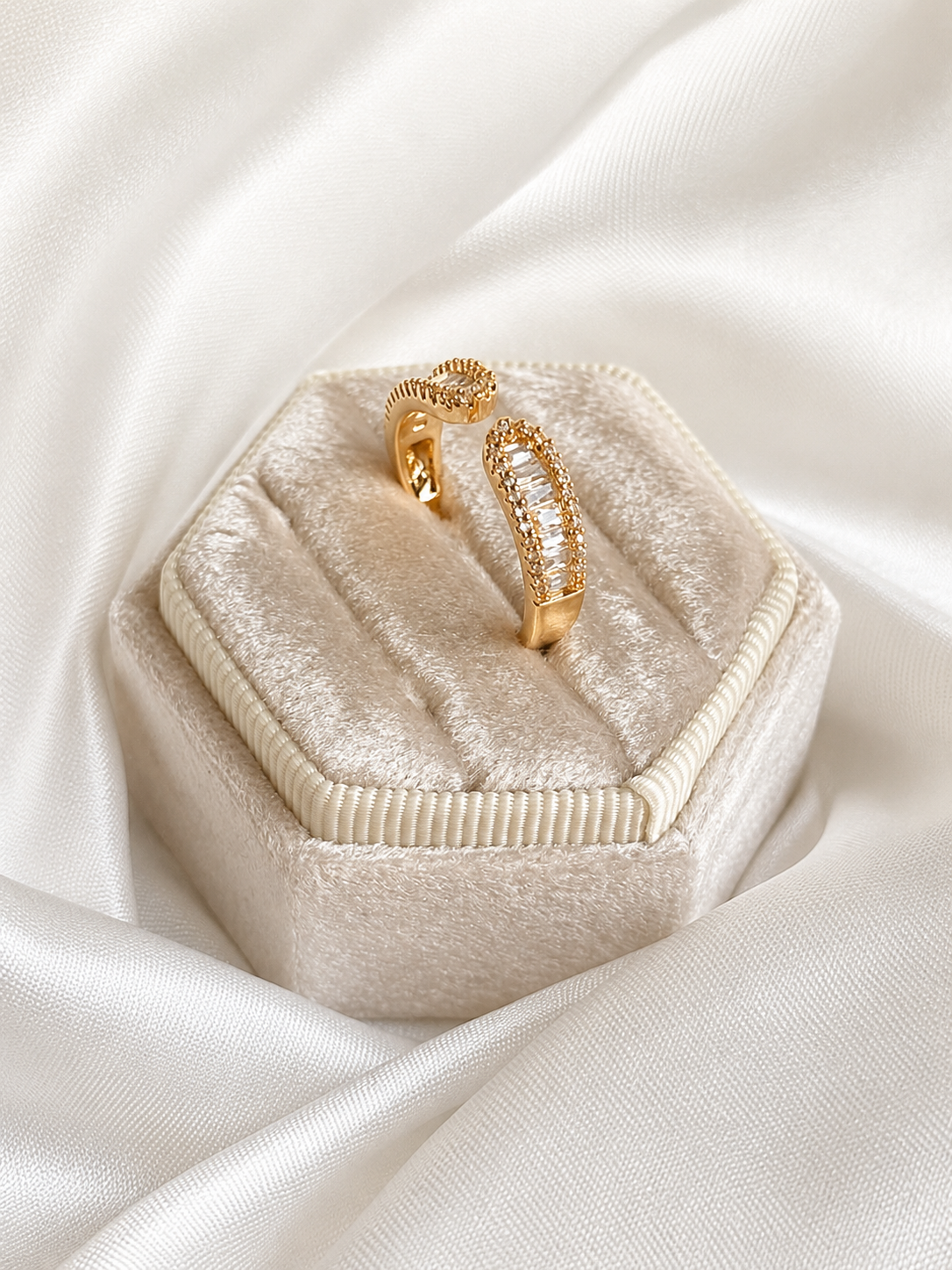 Astera Ring