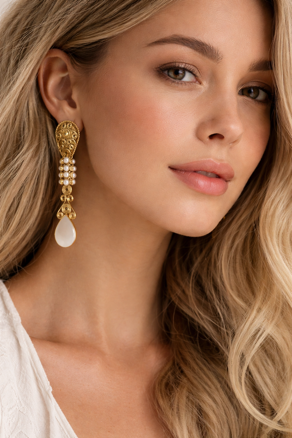Elysia Pearl Earrings
