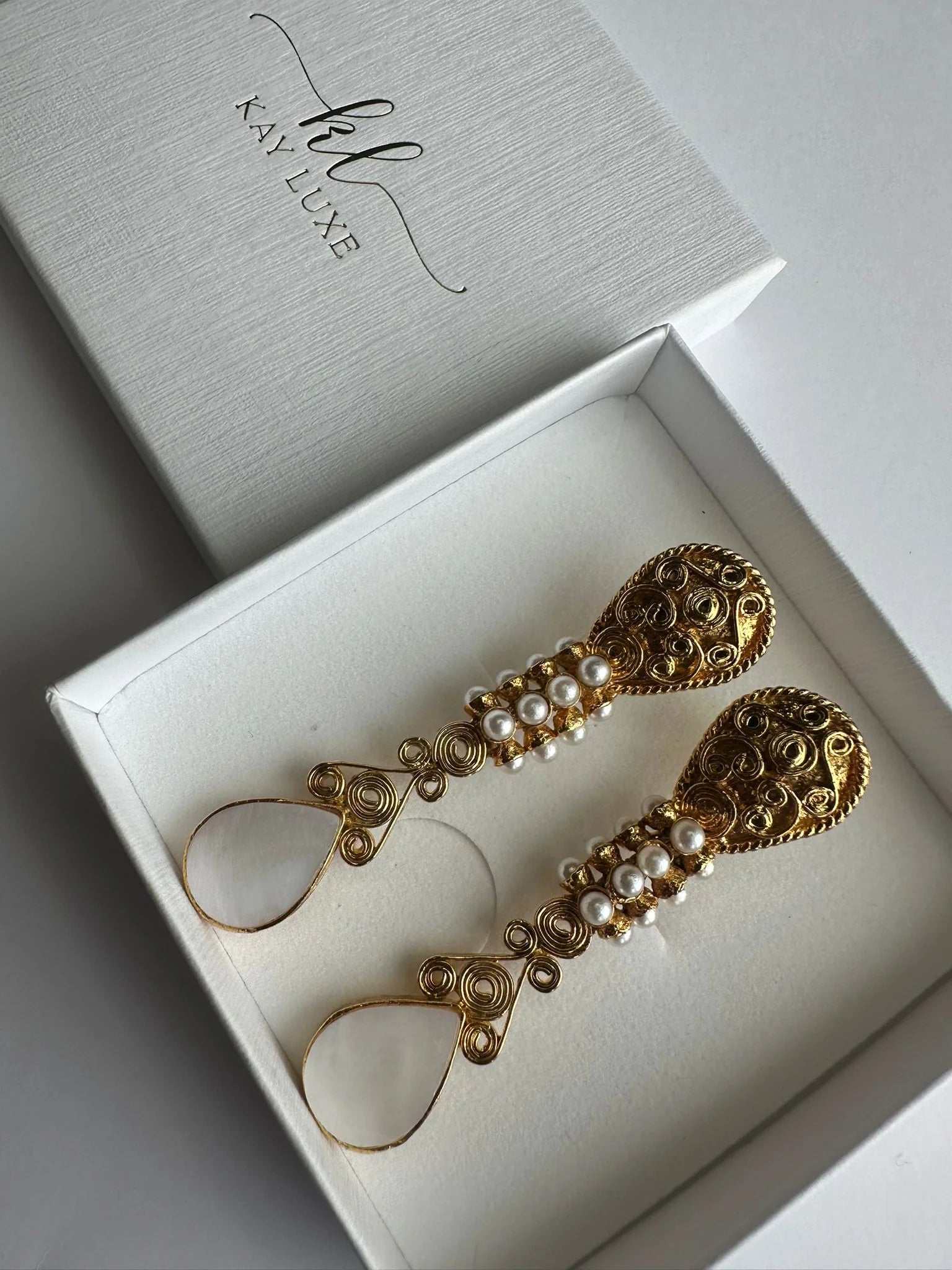 Elysia Pearl Earrings