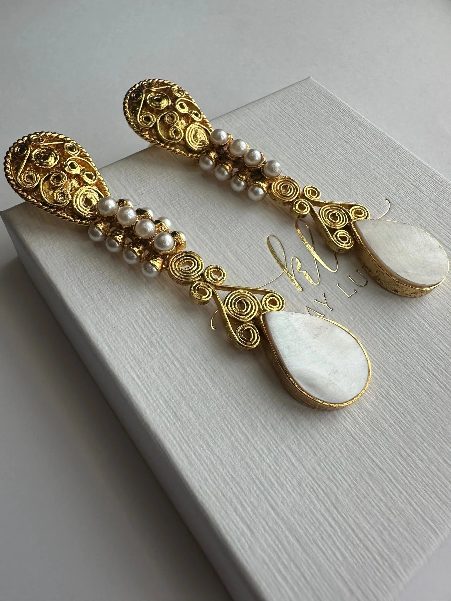 Elysia Pearl Earrings
