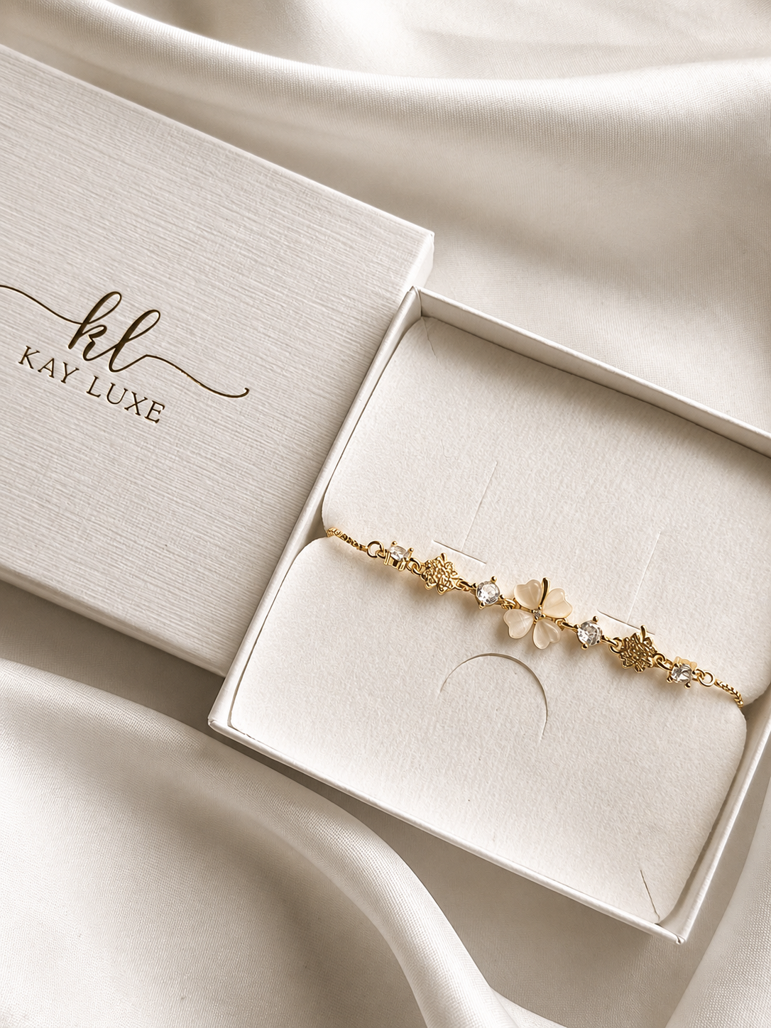 Ivory Clover Bracelet