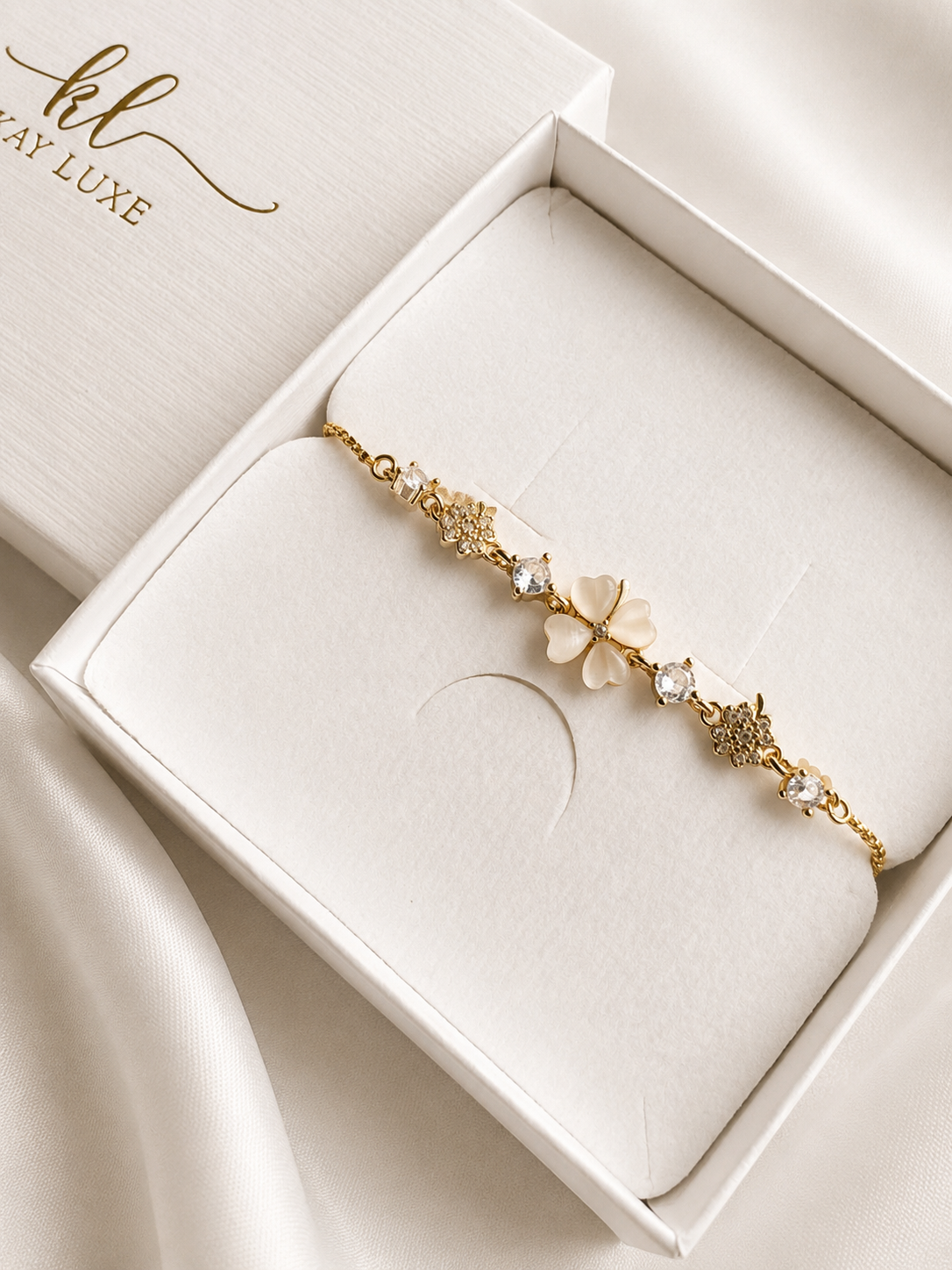 Ivory Clover Bracelet