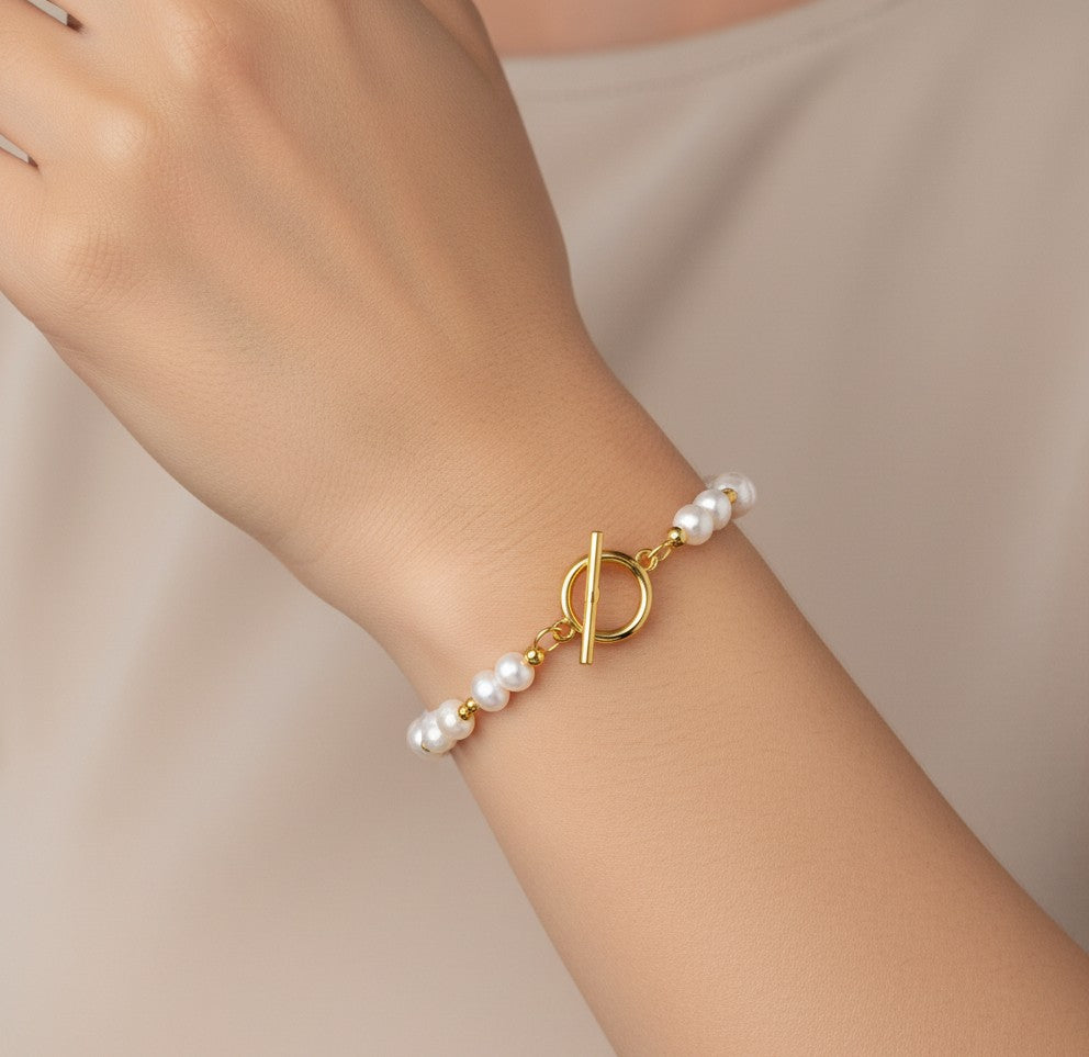 Gilded Pearls Bracelet